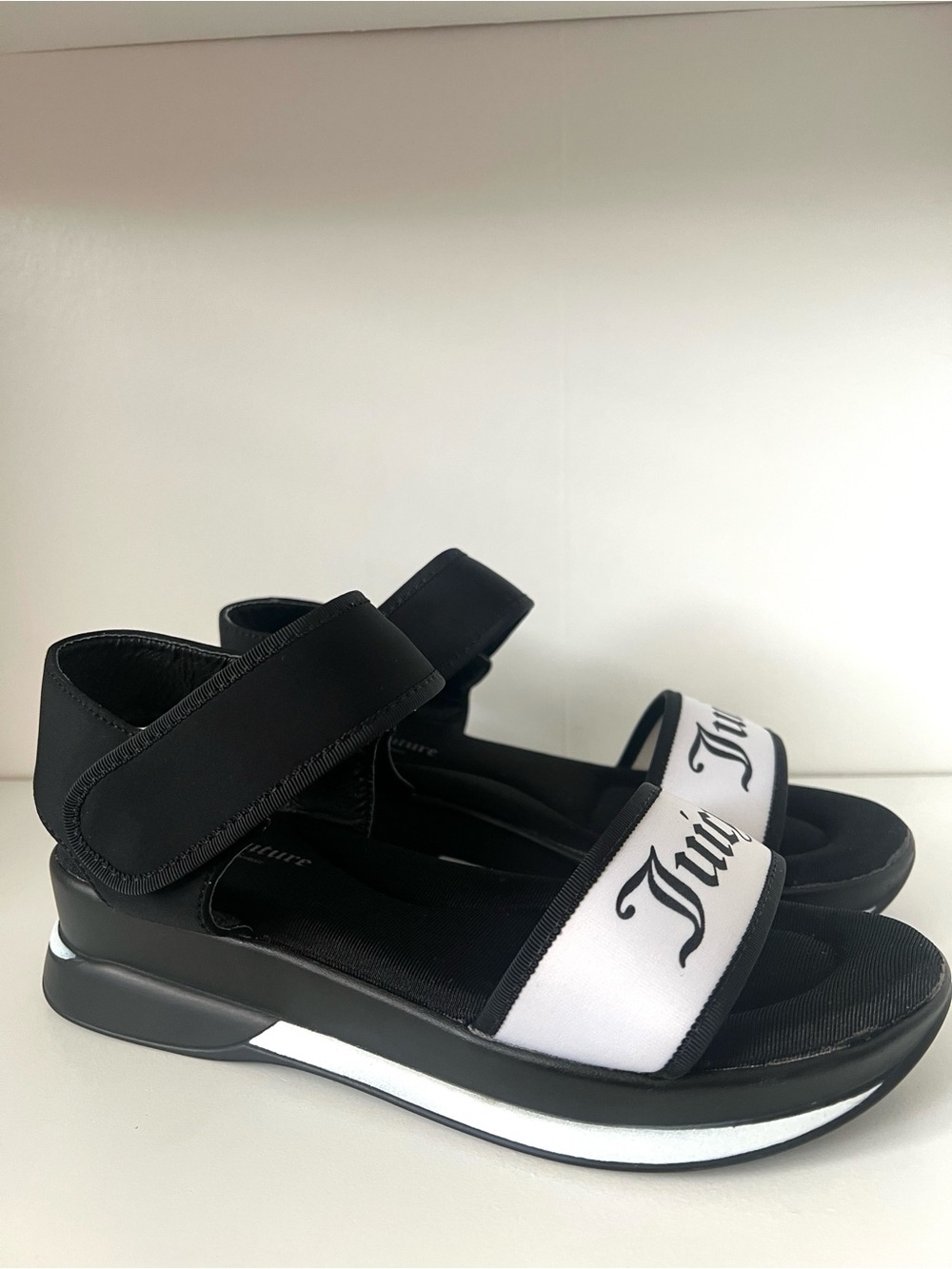 Juicy Couture Platform Irresistible Sandals Women’s Size 8.5